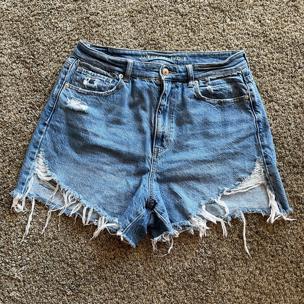 CLASSIC DENIM SHORTS